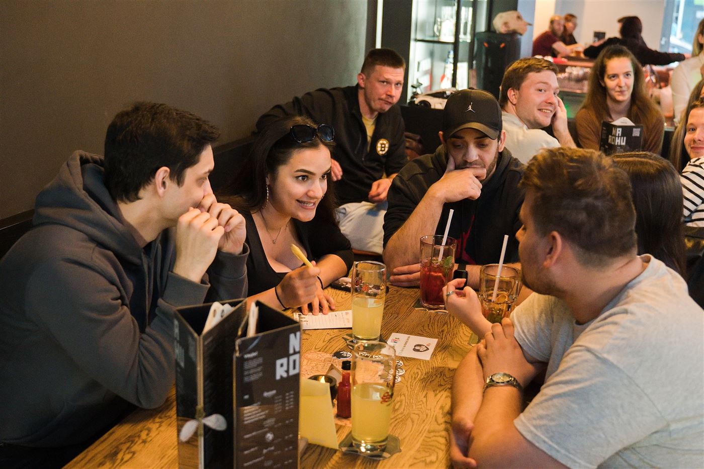 Tím sa radí nad odpoveďou v podniku
